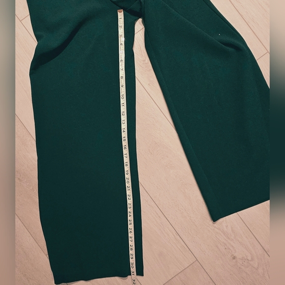 Julia Jordan Hunter Green Crossed Neck Keyhole Halter Jumpsuit - Picture 6 of 12